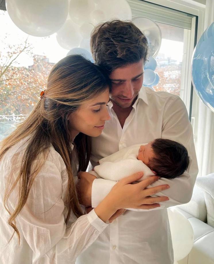 Sergi Roberto, mediocampista del Barcelona, junto a su pareja Coral Simanovich, dieron la bienvenida a su hijo.