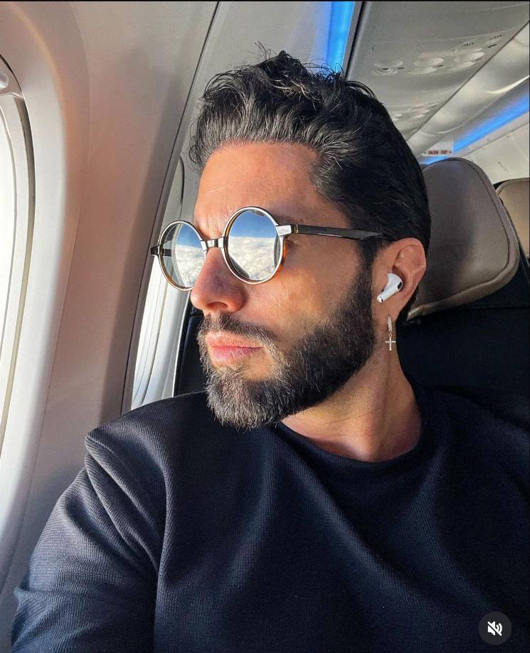 ¿Quién es Poncho de Nigris?. Alfonso de Nigris Guajardo mejor conocido como Poncho de Nigris, es un presentador, actor, influencer y empresario mexicano. Es hermano de los exfutbolistas Aldo de Nigris y Antonio de Nigris. Desde hace algunos años, el actor ha conquistado las redes sociales por su peculiar personalidad y forma de decir las cosas. 