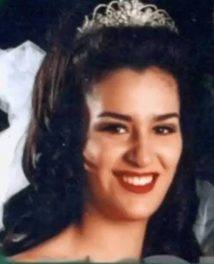 No es la primera vez que se habla de los retoques de la cantante, pues en redes sociales, los usuarios la han notado “diferente en las fotografías”. Y es así, pues es apreciable que sus pómulos resaltan, así como sus labios, por lo cual para la mayoría se le pasó la mano con los procedimientos estéticos. 