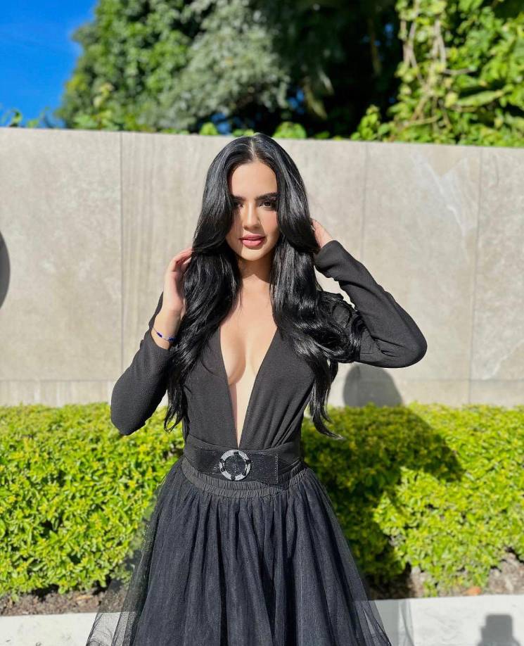 Con esta nueva salida, Zuheily Clemente muestra que está subiendo como la espuma a ser una de las favoritas de la eleccion de esta 78 edición del Miss Universo este 18 de noviembre.