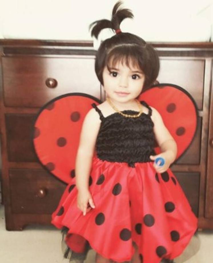 Aitana tiene prácticamente los misma forma de los ojos de su papá y es que los genes de Eugenio Derbez están muy presentes en todos sus hijos.