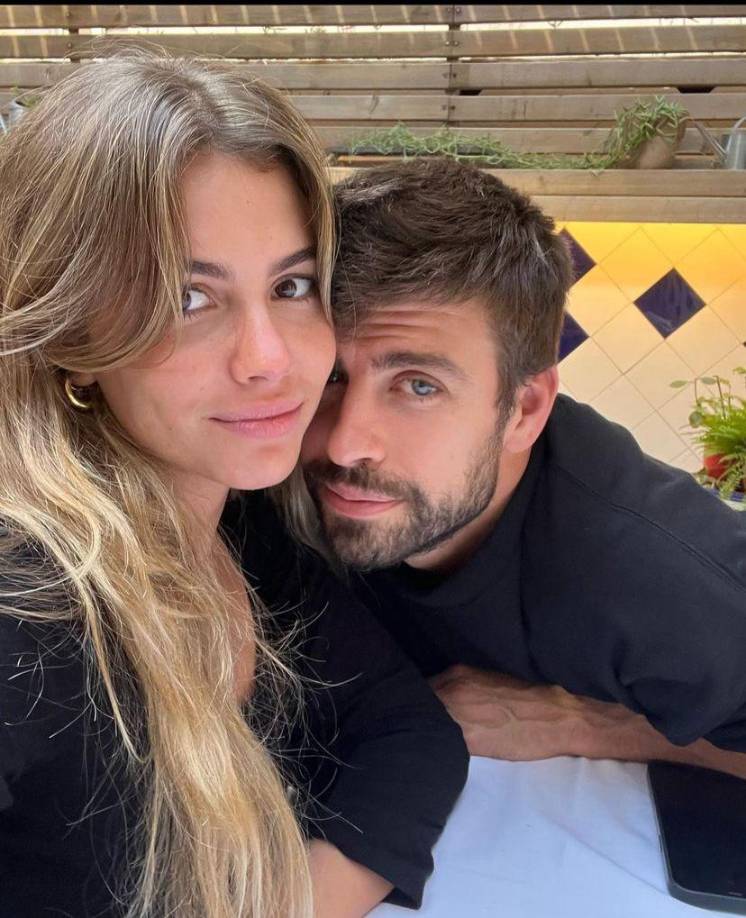 El por otro lado ha presumido su amor con su novia, Clara Chía y lo exitoso que está siendo en la Kings League y a través de algunos patrocinios también ha respondido a las indirectas de su ex.