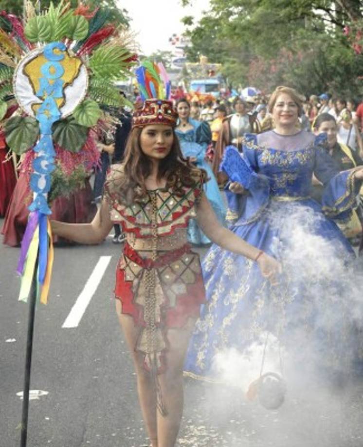 Los sampedranos asistieron masivamente al desfile del carnaval de las carrozas.<br/>