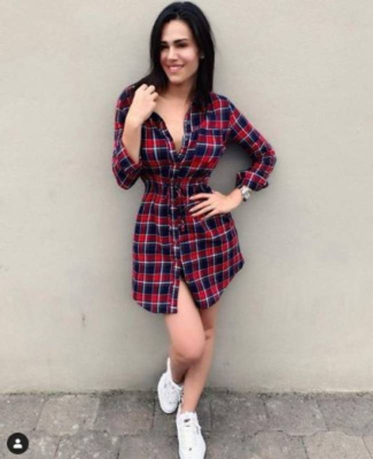 Al parecer los cambios en la vida de Luz Elena González le han sentado muy bien pues cada año que pasa luce más radiante. <br/><br/>González se ve más estilizada y ha realizado algunos cambios a su imagen como el grosor y la forma de sus cejas; así como el color de su cabello que ahora lo lleva oscuro.