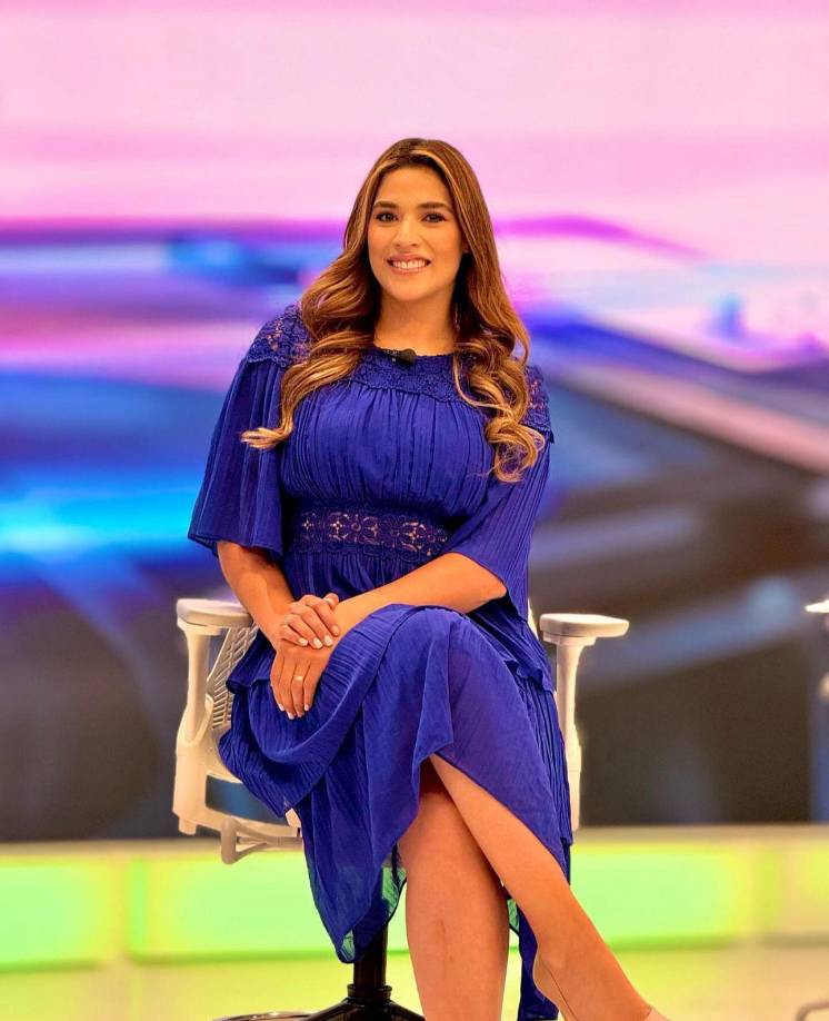 Cabe mencionar que, Carolina Lanza es uno de los rostros más queridos de la televisión hondureña, con su carisma e inteligencia se ha ganado el cariño de miles de sus seguidores.