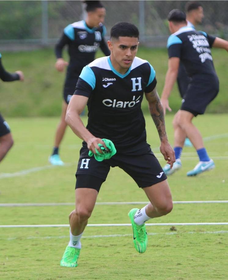 BAJA - Luis Palma es la baja más sensible que tendrá Honduras ante Ecuador en el amistoso a realizarse en Estados Unidos. El delantero del Celtic aprovechó para casarse con su novia y está de luna de miel.