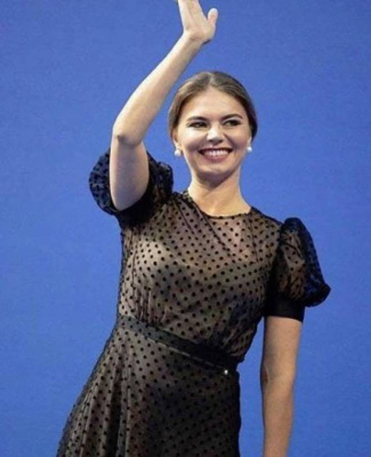 31 años más joven que Putin, la belleza rusa cambió rápidamente la vida de deportista por la política.