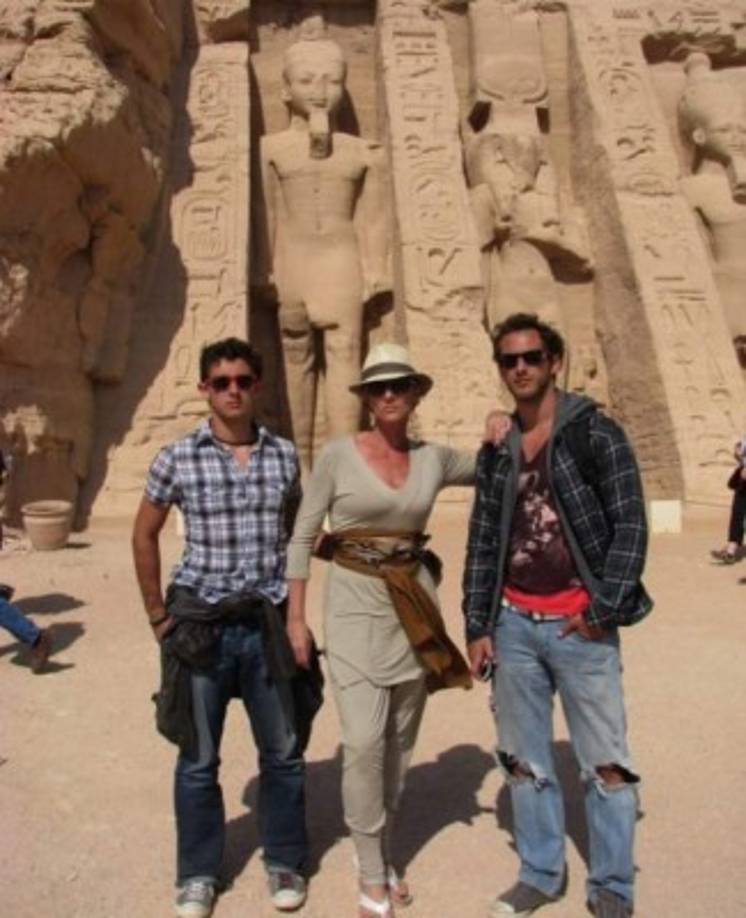 Siendo los hijos de dos estrellas de las telenovelas como Christian Bach y Humberto Zurita, los hermanos Zurita Bach no dudaron en seguir los pasos de sus progenitores y hacer una carrera como actores.