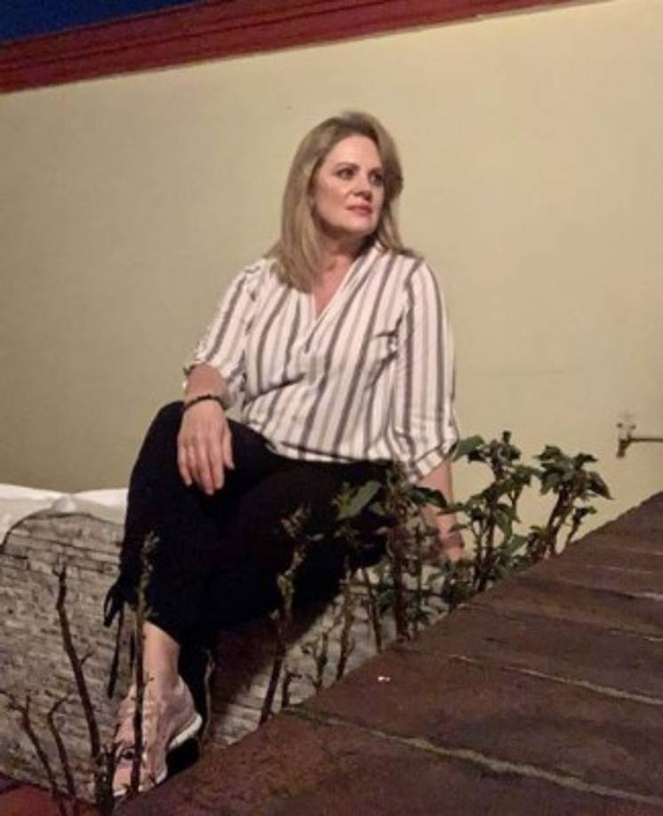 'Se me hace un nudo en la garganta porque no se vale, porque no es así, no es así. Yo he hecho otra cosa más que sacar adelante mi familia', enfatizó entre lágrimas la actriz.