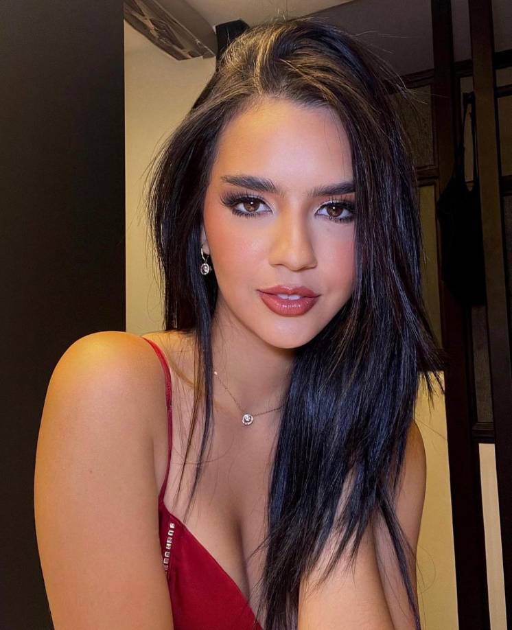 ”La persona que estoy conociendo en estos momentos, que ya he tenido la oportunidad de convivir bastante es una persona humilde, empática y le importan los sentimientos de las otras personas”, indicó Clemente.