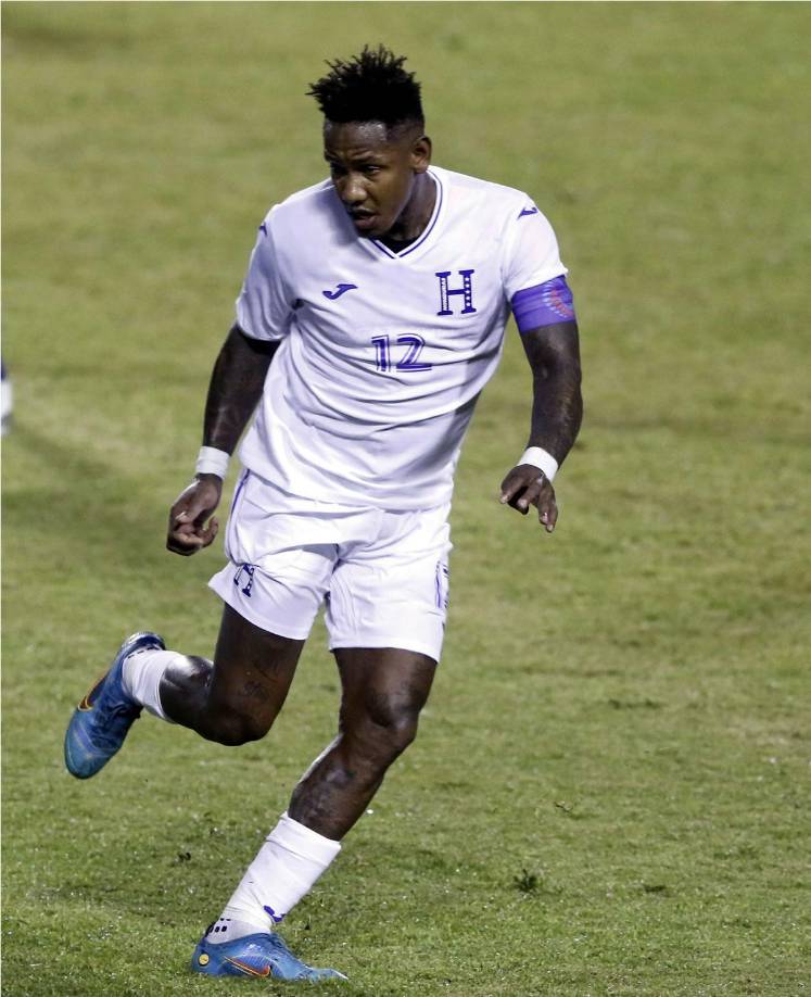 Todo empezó por las críticas que lanzó Romell Quioto en sus redes sociales contra el cuerpo técnico de Diego Vázquez saliendo en defensa de los jugadores Kervin Arriaga y Denil Maldonado.