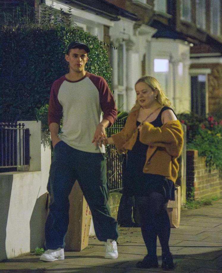 . Desde su primer encuentro hasta las recientes confirmaciones de su romance, la pareja ha demostrado que la diferencia de edad no es un obstáculo para el amor. 