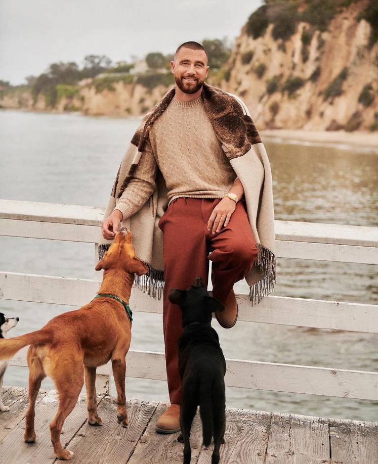 Y continuó: “ Si estás al tanto de los conciertos de Taylor Swift, hay pulseras de la amistad. Recibí un montón de ellas estando allí, pero quería darle a Taylor una con mi número”.