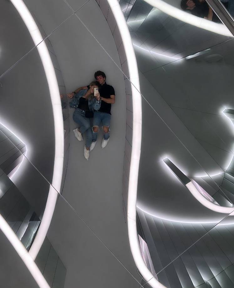 Es evidente la felicidad y la alegría que irradian Christopher e Ivy en sus salidas románticas.