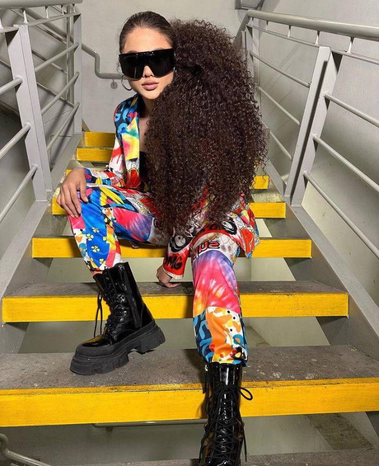 Con entusiasmo, Sáenz prepara todo para ofrecer al público diversión y entretenimiento de calidad en su nuevo papel. 