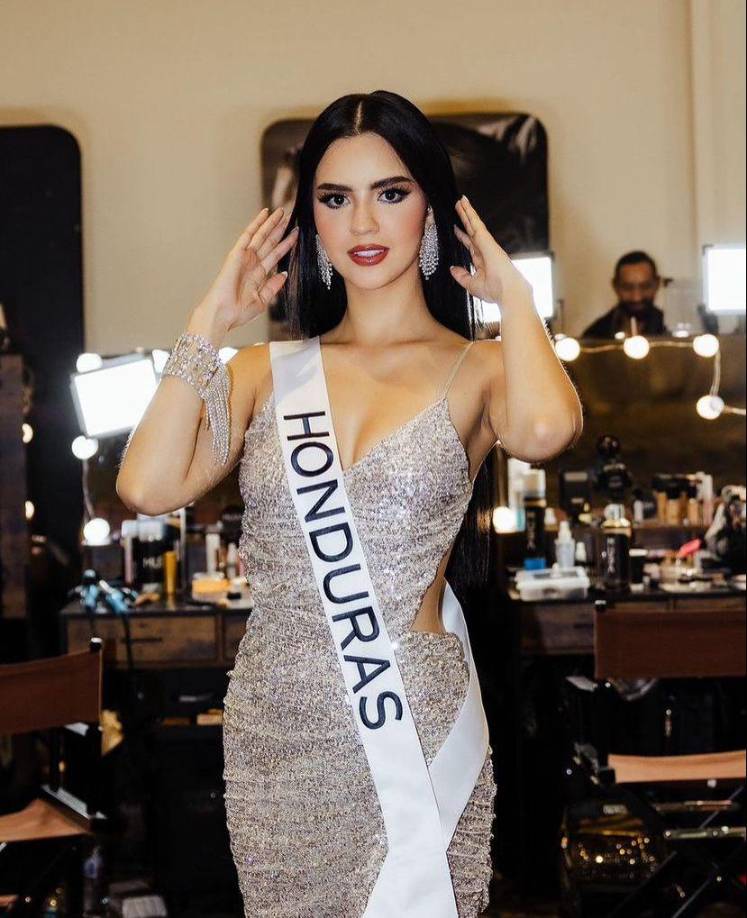 “Me siento muy feliz por el apoyo, por la vibra, por los deseos, ya mañana es la noche final y me siento muy ansiosa y nerviosa”, aseguró a LA PRENSA durante una conversación.