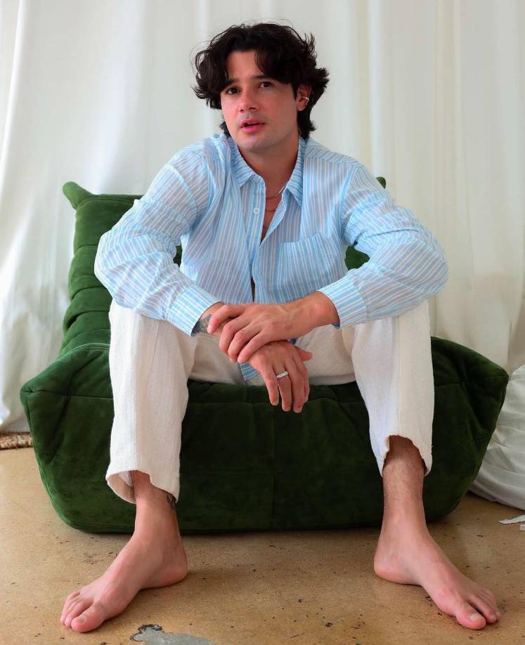 Y es que Facundo Caballero ha ganado popularidad en sus redes sociales tras su constante emprendimiento de ropa donde hace divertidos videos para llegar a más hondureños.