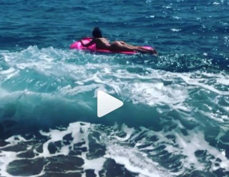 Georgina Rodríguez ha disfrutado de las playas de Grecia junto a su amado CR7.