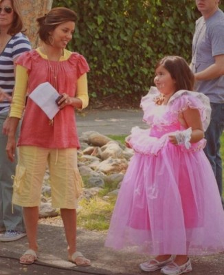 Siempre que puede, recuerda su personaje de 'Juanita' en la serie de 'Esposas Desesperadas'. En esta imagen luce al lado de Eva Longoria en el set de grabación.