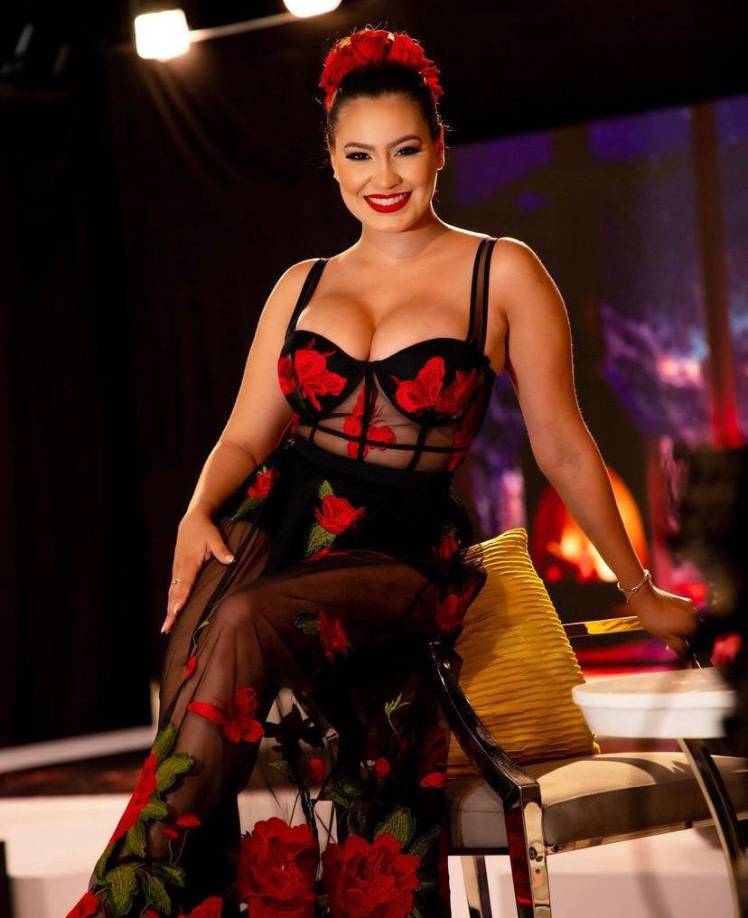 A lo que Alejandra respondió: “Yo también la quiero y usted sabe que es parte del show”. 