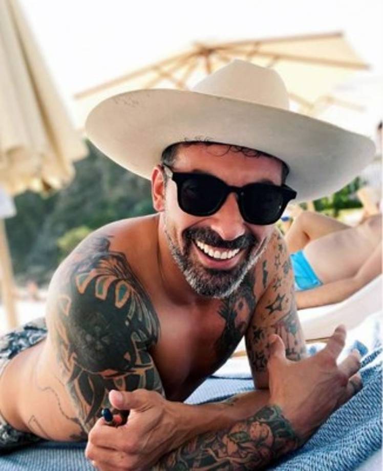 “Están compartiendo su amor eterno desde hace un mes”, ironizaron en el programa 'El Run Run del Espectáculo'. En la imagen, Lavezzi usando el mismo sobrero con el que ha aparecido la modelo Borges.