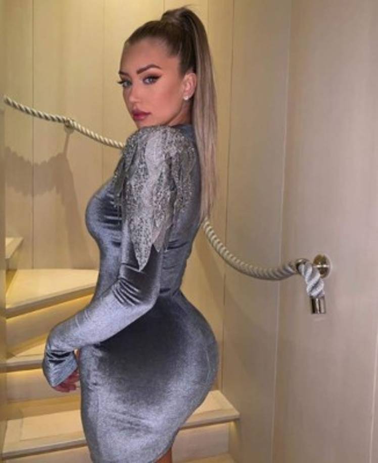 La sensual youtuber al igual que Jenner es poseedora de una voluptuosa figura.