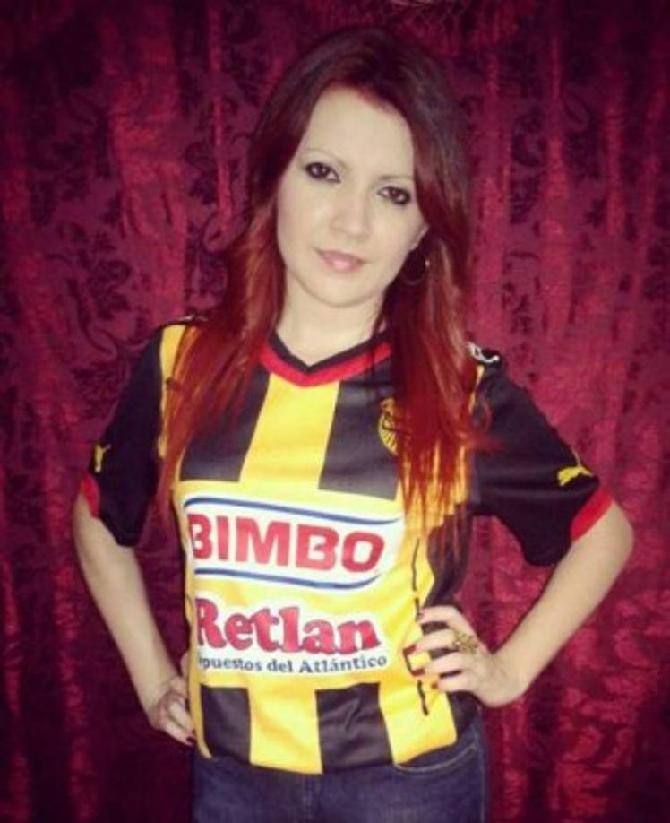 Lizeth Fajardo en cada juego de la máquina espera que su equipo pite.