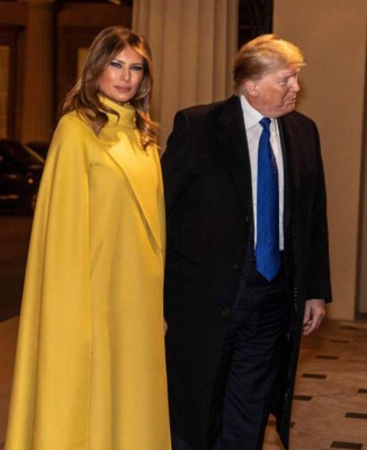 La pareja presidencial estadounidense fue invitada a tomar el té por los Duques de Cornualles, Carlos y su esposa Camilla, en Clarence House.