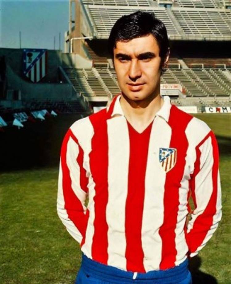 José Eulogio Gárate - Era conocido por su mote, el Ingeniero del Gol, debido a su carrera de Ingeniería Industrial, a lo que se dedicó tras su retirada del fútbol profesional.