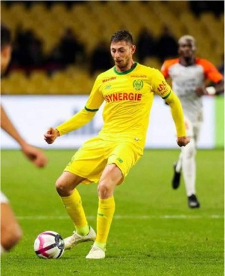 Desde los 20 años se aventuró en el fútbol del viejo continente donde a base de goles hizo su nombre en Francia con el modesto Nantes. Este jueves se confirmó la muerte de Emiliano Sala en el accidente aéreo tras estrellarse el avión en el Canal de la Mancha.