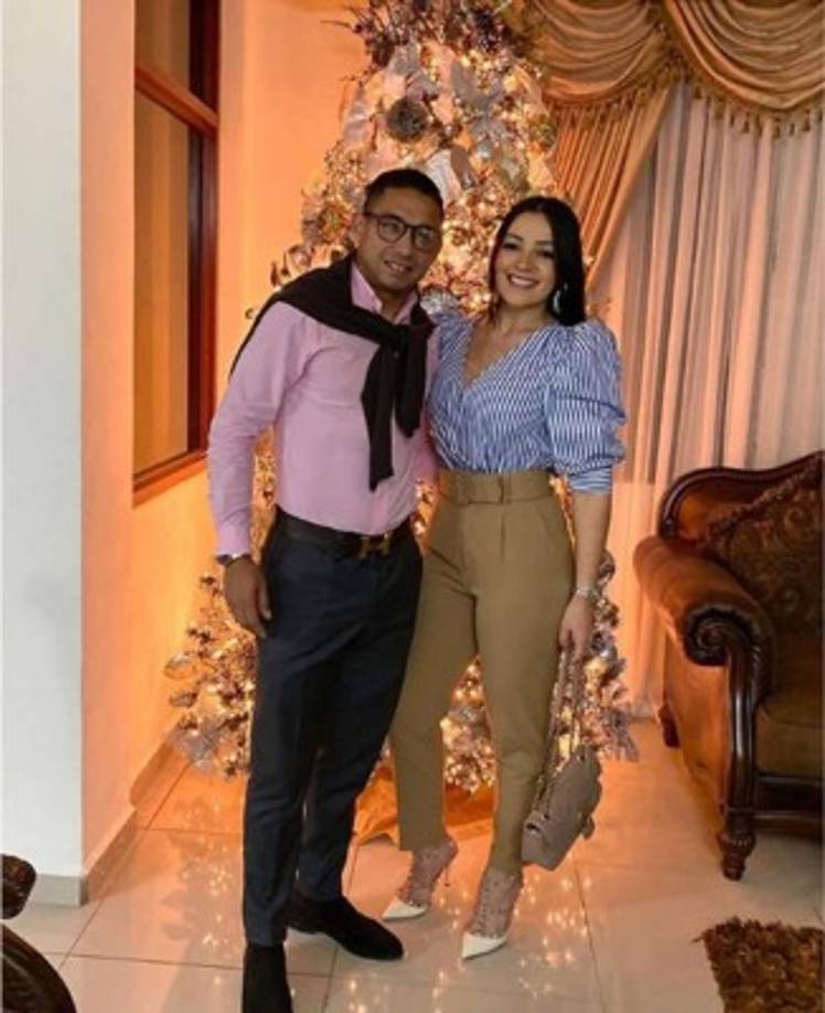 Emilio Izaguirre, lateral izquierdo del Motagua, junto a su hermosa esposa Virginia Varela.