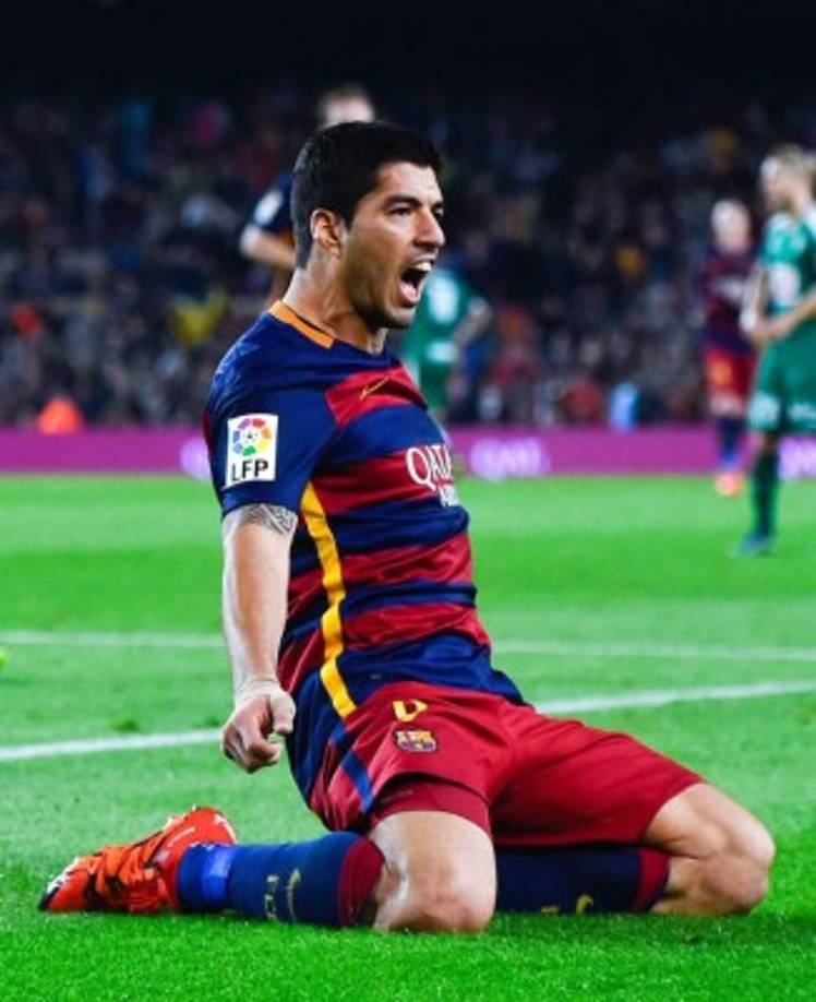 Nº10 Luis Suárez es el tercer jugador blaugrana de la lista, y es quien la cierra. El uruguayo, tras su llegada a Barcelona, se ha convertido en el 10º jugador mejor pagado, llegando a una cifra de 18 millones de euros.