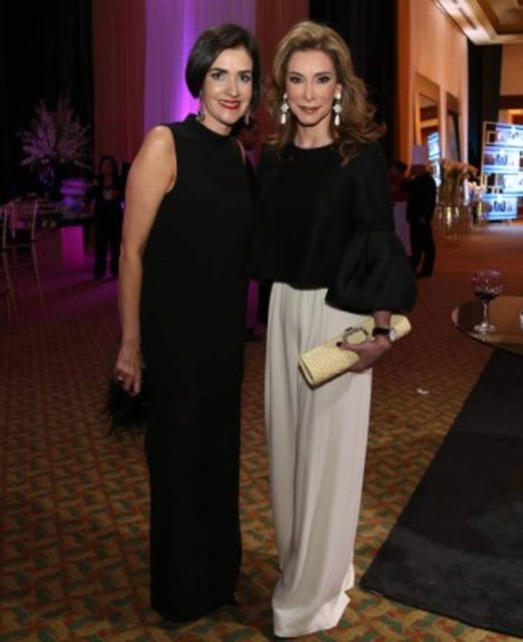 Lucrecia Álvarez y Annamaría Kafati.