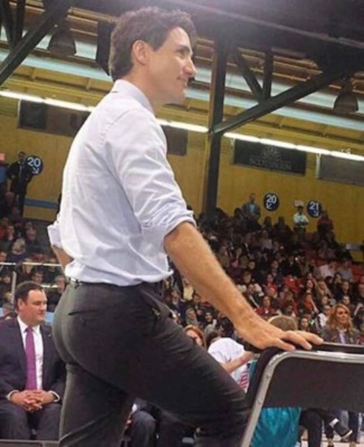 Trudeau, hijo del ex primer ministro Pierre Trudeau, trabajó, entre otras muchas cosas, como instructor de snowboard, mesero, portero, maestro y defensor de numerosas causas.<br/><br/>En 2005, se casó con la presentadora de televisión Sophie Gregoire, con la que tuvo tres hijos.