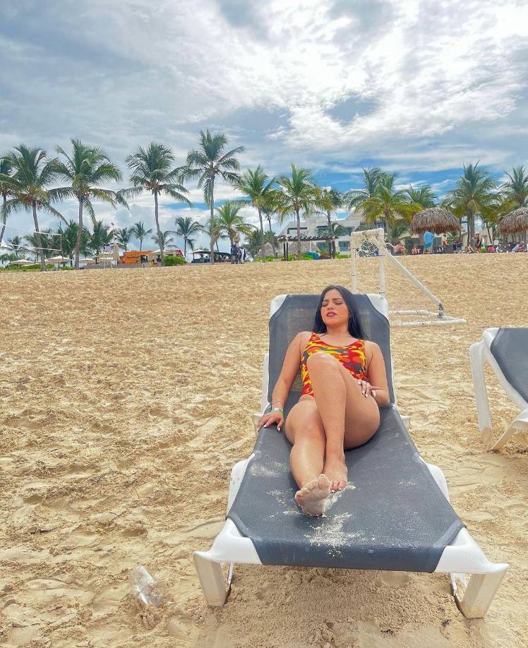 La publicación ya suma más de 12 mil reacciones y casi 200 comentarios en Instagram. La presentadora no reveló si viajó acompañada o no a disfrutar de sus vacaciones. 