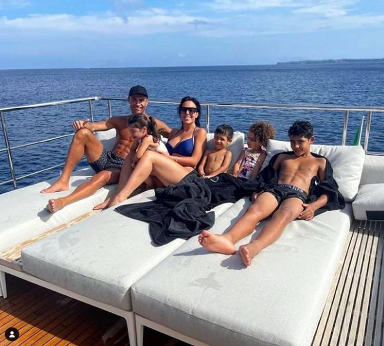 Los guardaespaldas están a cargo de la seguridad de Cristiano Ronaldo y su pareja Georgina Rodríguez junto a sus hijos.