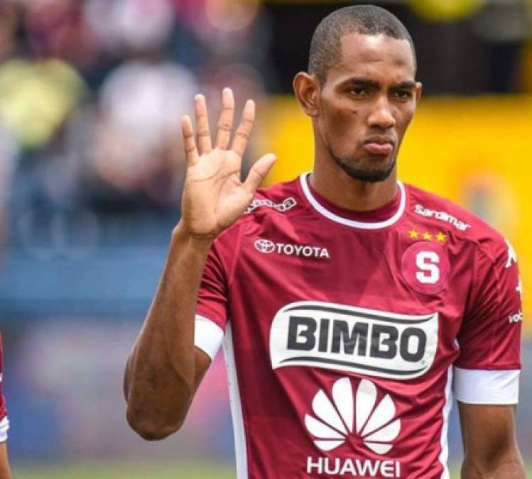 Jerry Bengtson: Tras salir campeón con el Saprissa en Costa Rica, al delantero se le venció su contrato y reveló que rechazó una propuesta de renovación.