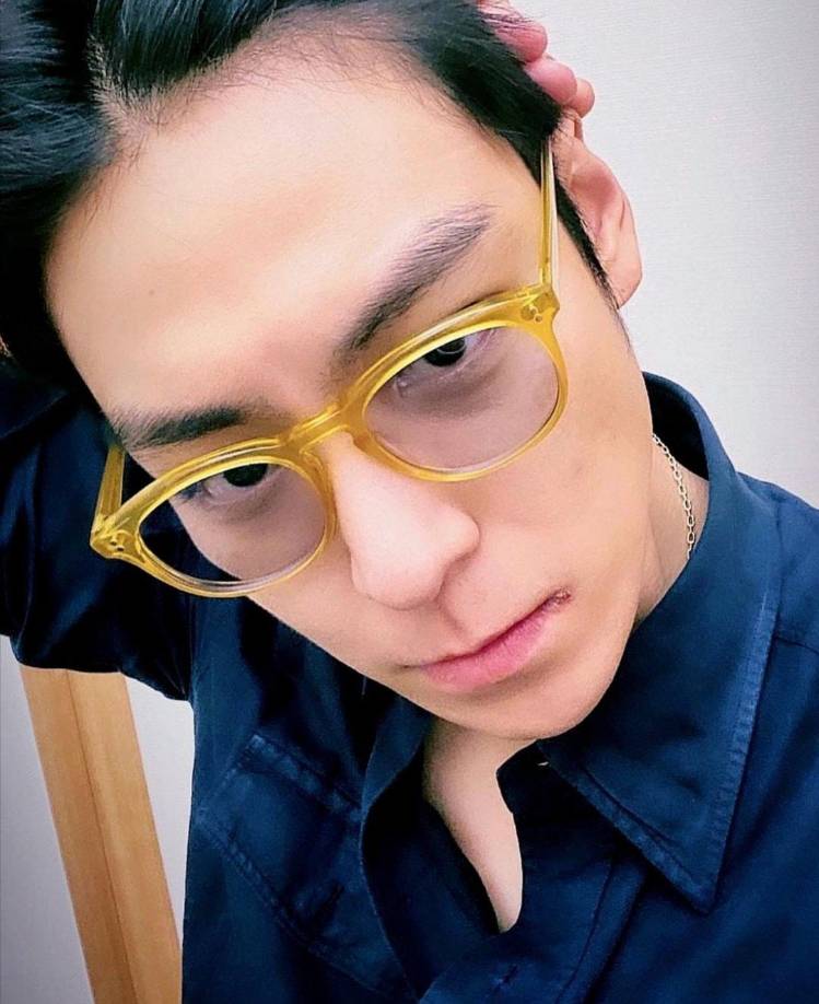 El caso judicial resultó en una <b>condena de diez meses de prisión suspendida y dos años de libertad condicional</b>, pero el <b>golpe más fuerte</b> fue <b>su exclusión de BIGBANG en 2023</b>, después de años de distanciamiento del grupo. Este período marcó el fin de una era en su vida profesional y personal, empujándolo a buscar nuevas oportunidades para reinventarse.