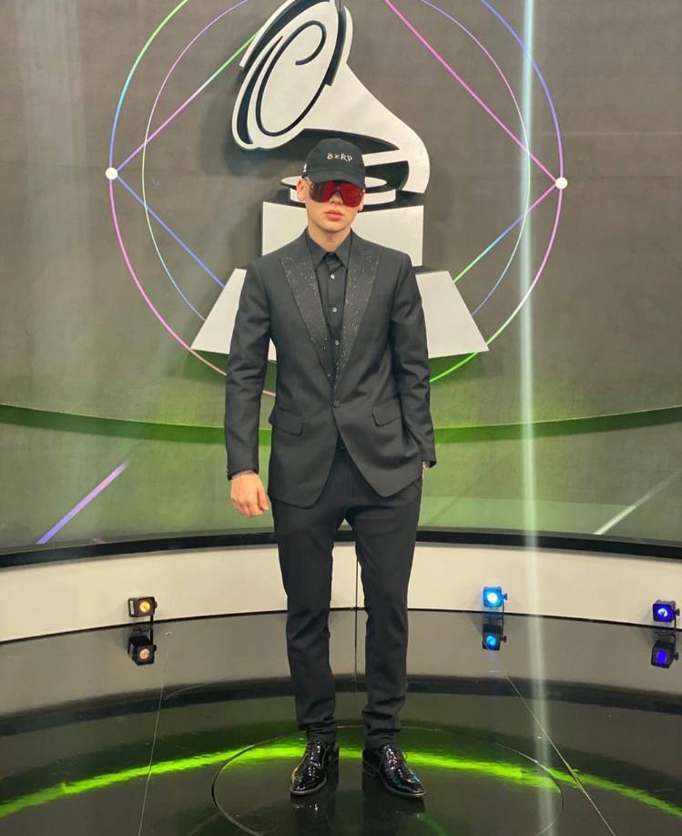 El fenómeno de Bizarrap sigue en ascenso en la industria musical. En el 2021 tuvo cuatro nominaciones a los Latin Grammy bajo la categoría de “Productor del año” y “Mejor Nuevo Artista”.