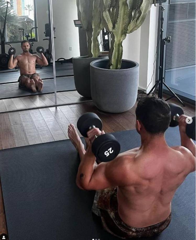 “Javi y yo nos conocimos hace más de 3 años. Ya era una leyenda en su país y en el mundo del fútbol”, comenzó relatando en sus redes sociales a través de una publicación.