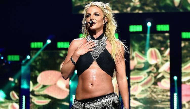 Britney Spears anuncia que planea volver a los escenarios