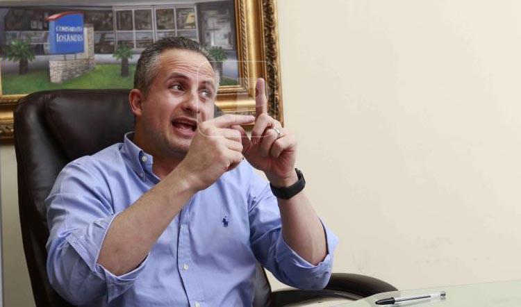 Presidente Elías Burbara del Real España le responde al alcalde Roberto Contreras