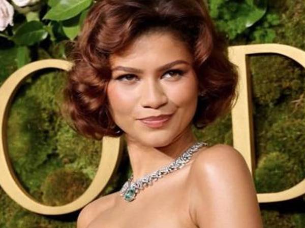 Zendaya destacó como una de las mejores vestidas en la gala de los Globo de Oro.