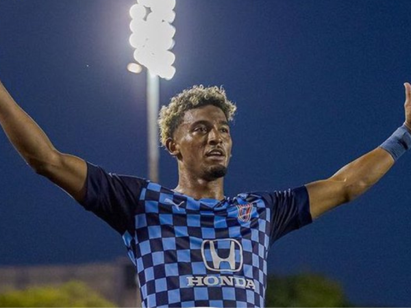 Hondureño Douglas Martínez se luce con golazo y clasifica a su equipo en EUA