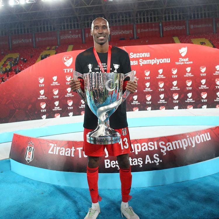 Concacaf tiene a los más longevos: Los futbolistas veteranos que estarán en el Mundial