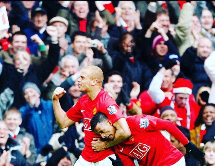 También se le recuerda por estar convocado en la selección inglesa, con la que disputó 23 partidos entre 1999 y 2010. Además marcó un tanto. Su única participación en un Mundial fue para Corea y Japón en 2002.