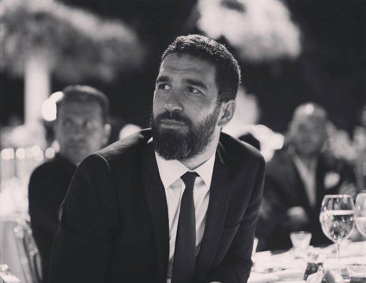 El propietario reveló que la actitud de Arda Turan al firmar el contrato con el Barcelona, lo convenció para alquilarle la casa.