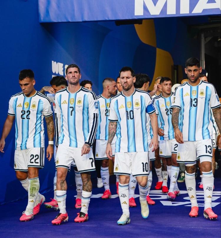 FIFA no tuvo piedad e impone severos castigos a Argentina y Leandro Paredes