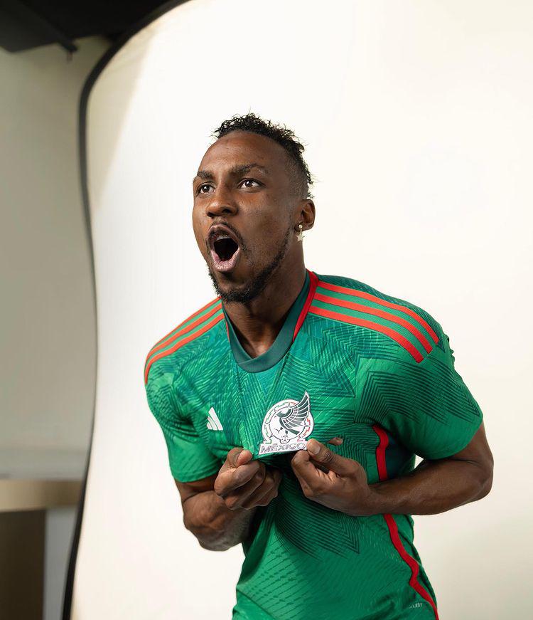 Julián Quiñones apunta a ser titular ante Honduras y tendría su debut con la selección de México.