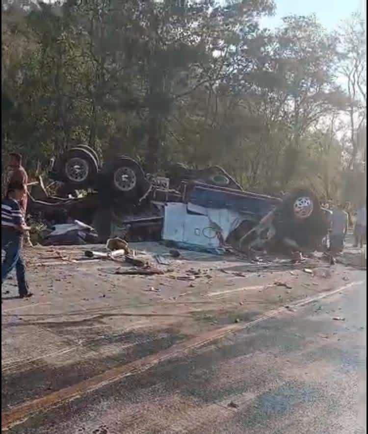 Imágenes impactantes del fatal  accidente en Santa Bárbara